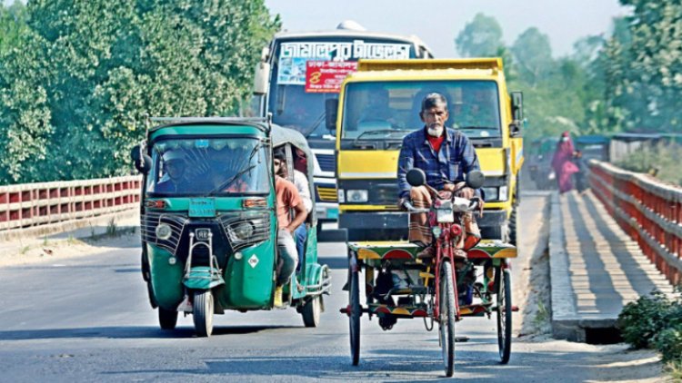 আদালত : ব্যাটারিচালিত ৩ চাকার যান মহাসড়কে উঠতে পারবে না।