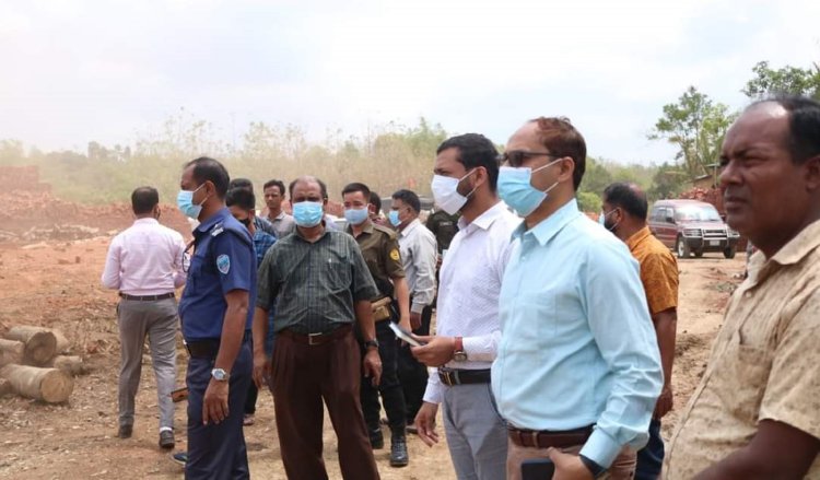 হাইকোর্টের নির্দেশে ইটভাটা গুড়িয়ে দিয়েছে রামগড় উপজেলা প্রশাসন।